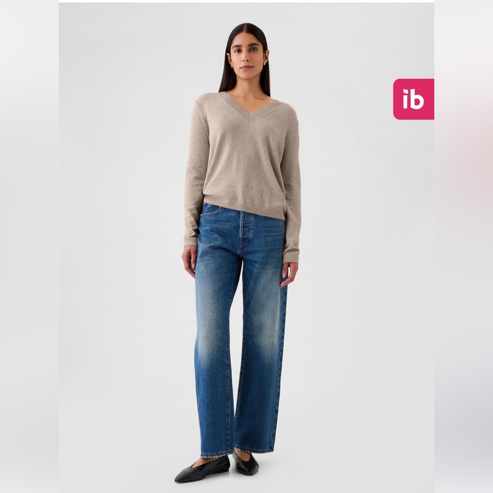 NWT GAP Cash-Soft V Neck Sweater - Oatmeal - Small